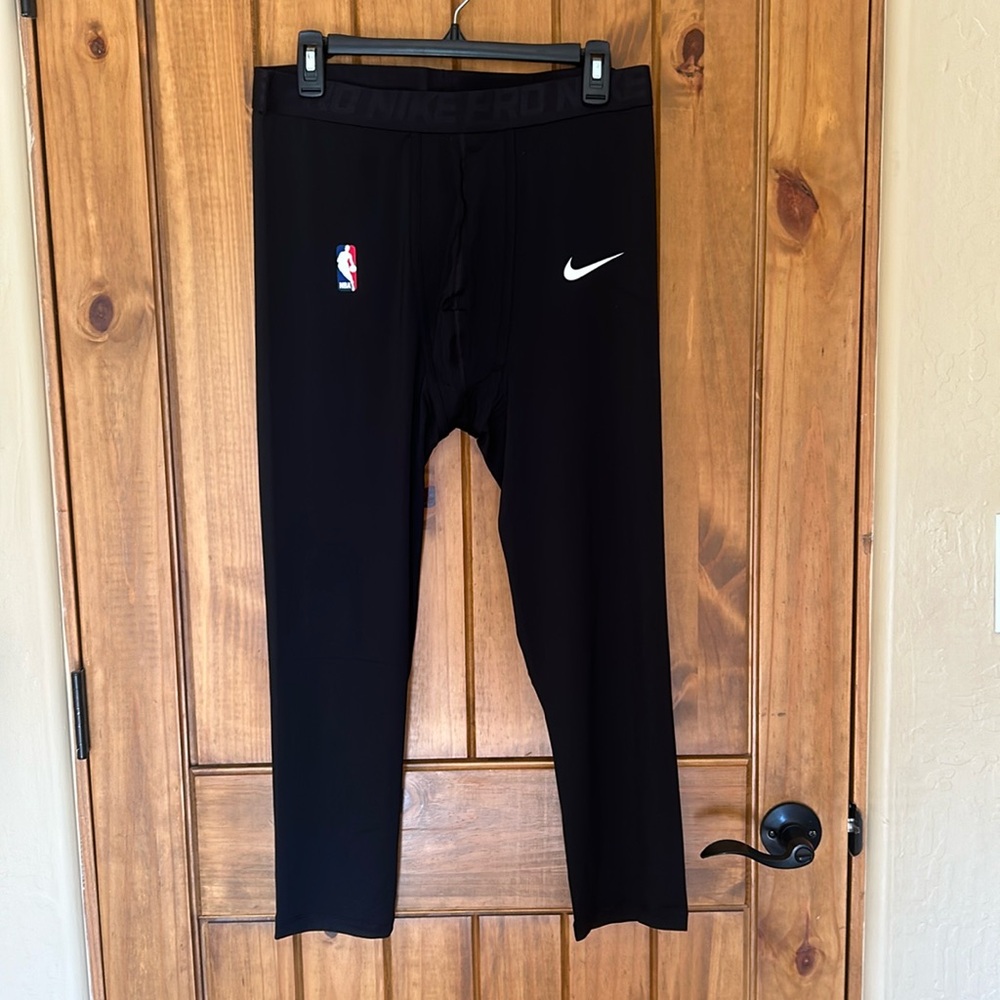 New - never been worn- Nike Pro 3/4 compression pants